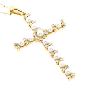 Cruz en oro amarillo con perlas y brillantes